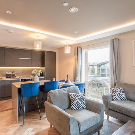 Luxury 2 Bedroom Apartment With Free Parking In The Heart Of Йорк Экстерьер фото