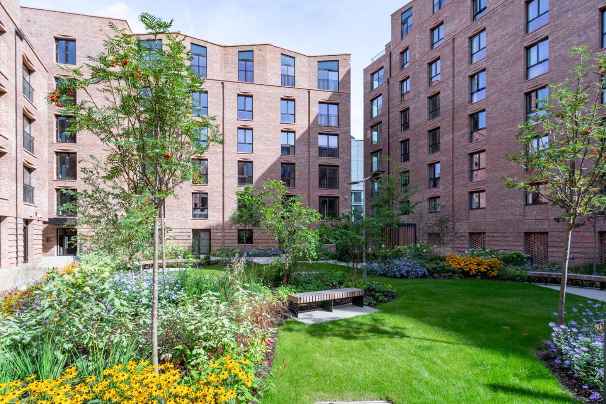 Luxury 2 Bedroom Apartment With Free Parking In The Heart Of Йорк Экстерьер фото
