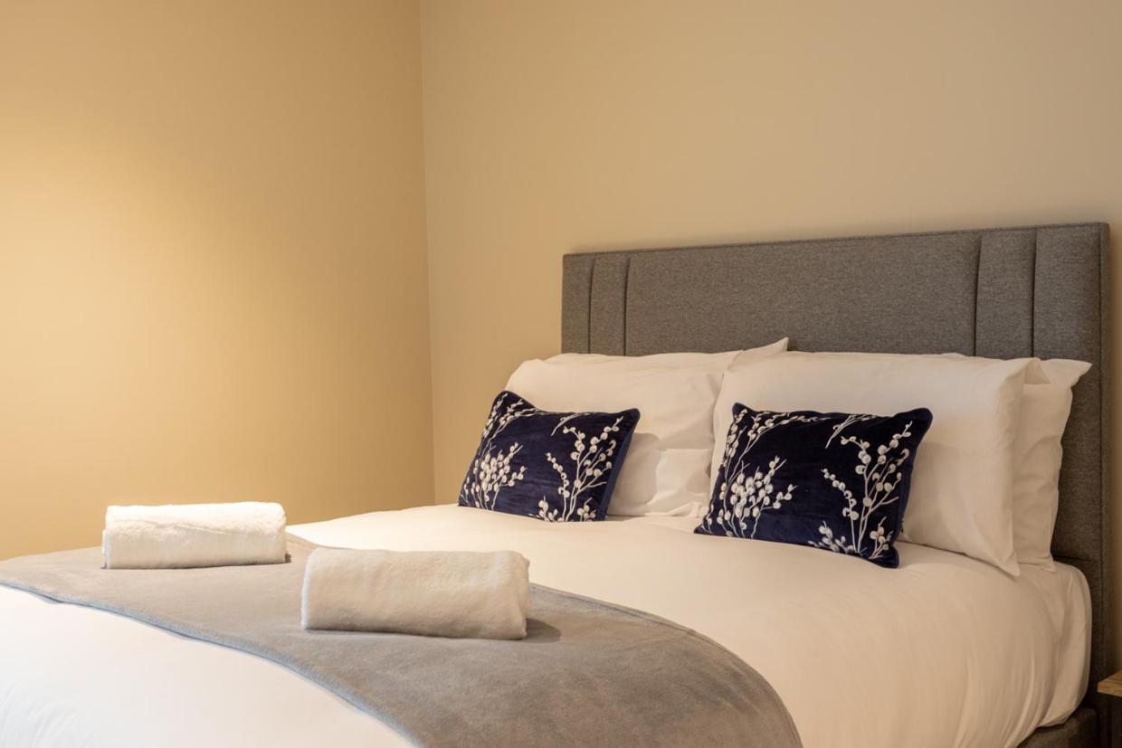 Luxury 2 Bedroom Apartment With Free Parking In The Heart Of Йорк Экстерьер фото
