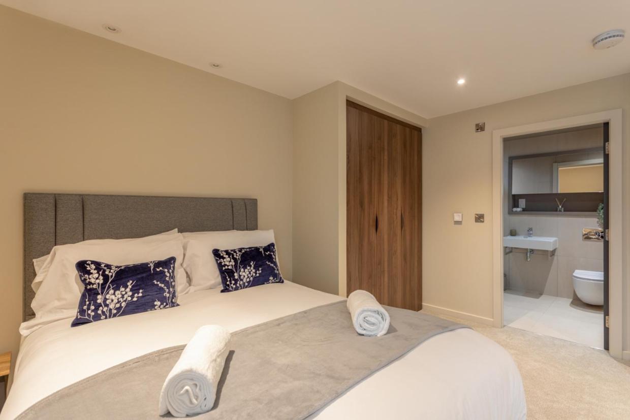 Luxury 2 Bedroom Apartment With Free Parking In The Heart Of Йорк Экстерьер фото