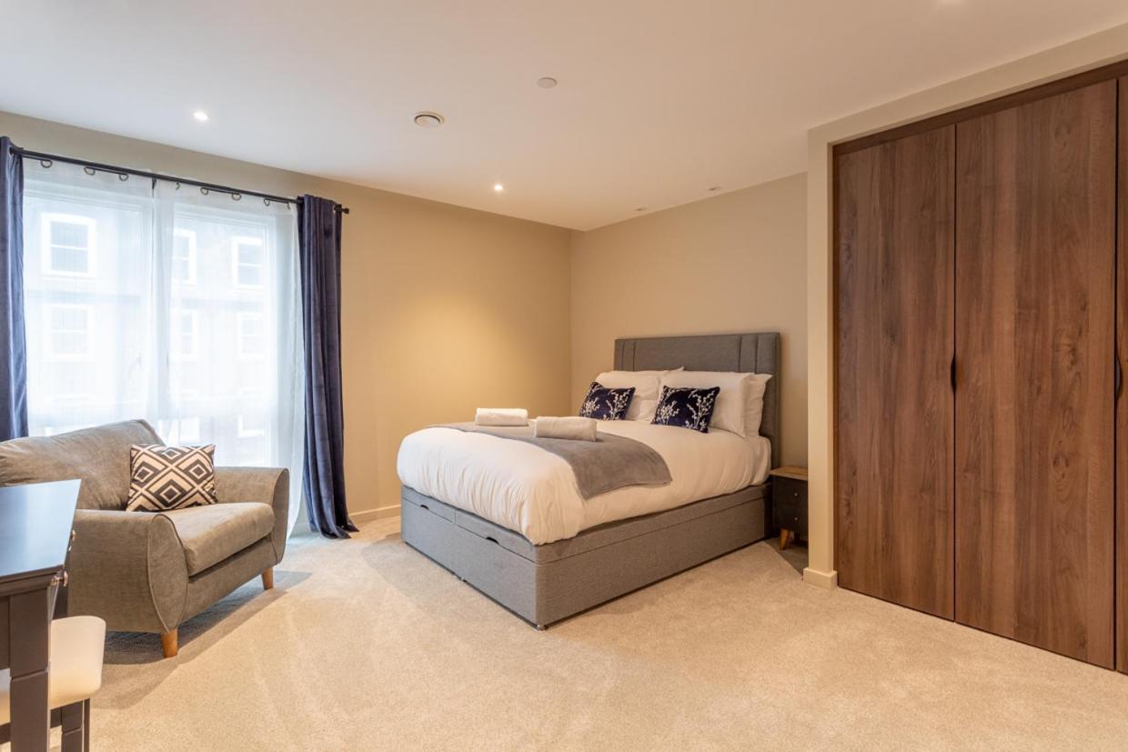 Luxury 2 Bedroom Apartment With Free Parking In The Heart Of Йорк Экстерьер фото