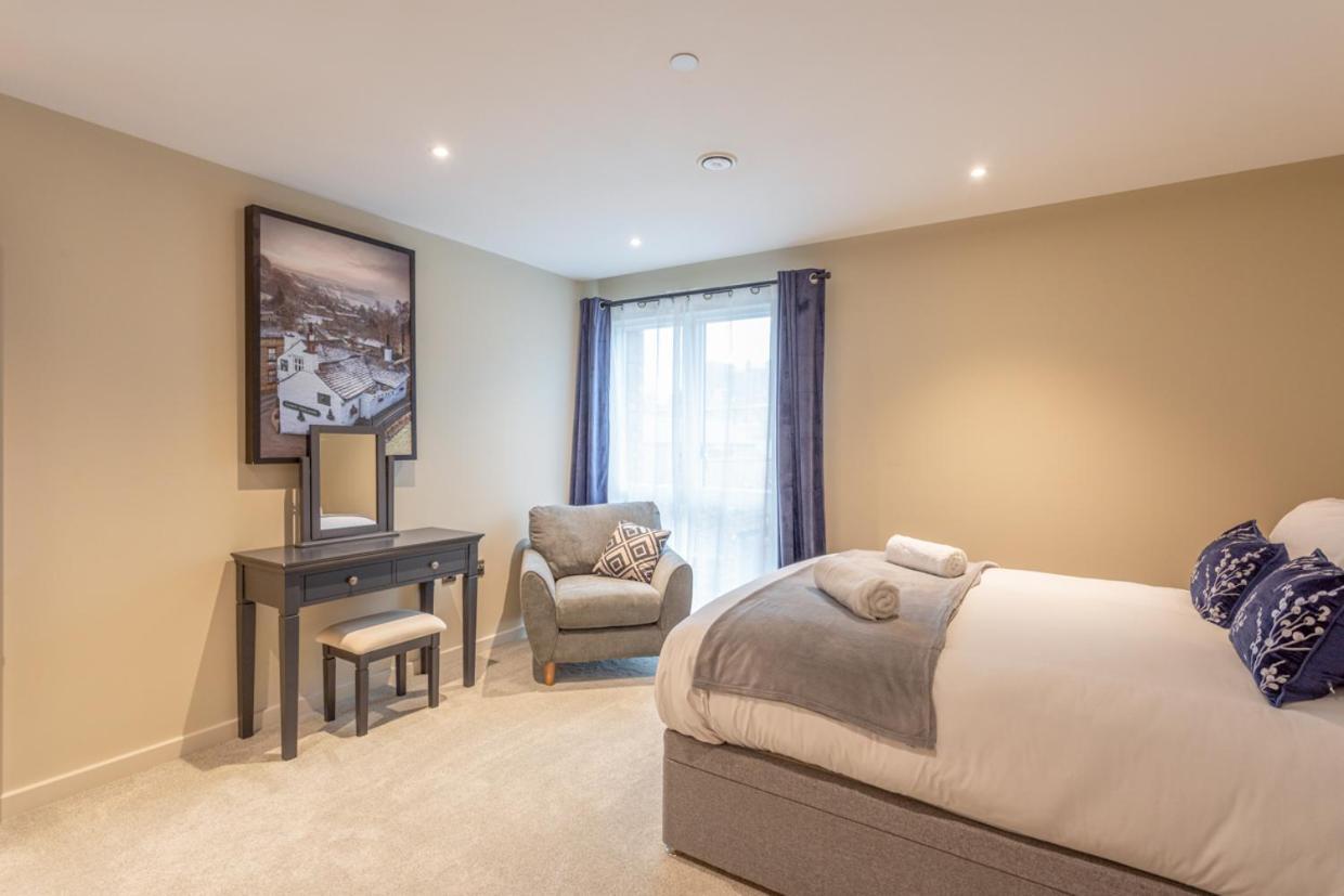 Luxury 2 Bedroom Apartment With Free Parking In The Heart Of Йорк Экстерьер фото