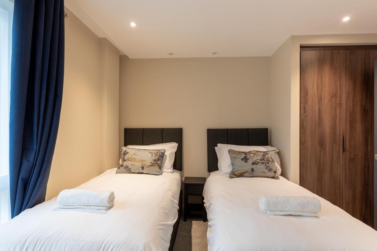 Luxury 2 Bedroom Apartment With Free Parking In The Heart Of Йорк Экстерьер фото